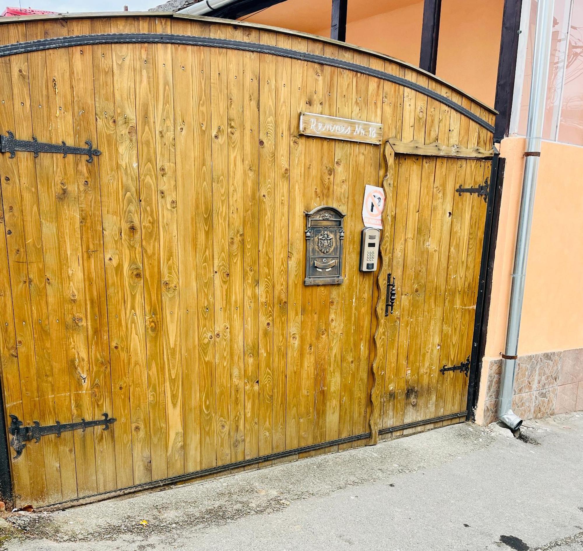Moon And Sun Apartments Sibiu Ngoại thất bức ảnh